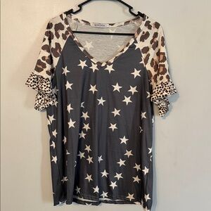 MISSLOOK Navy Star Print V-Neck Top with Leopard Ruffle Sleeves